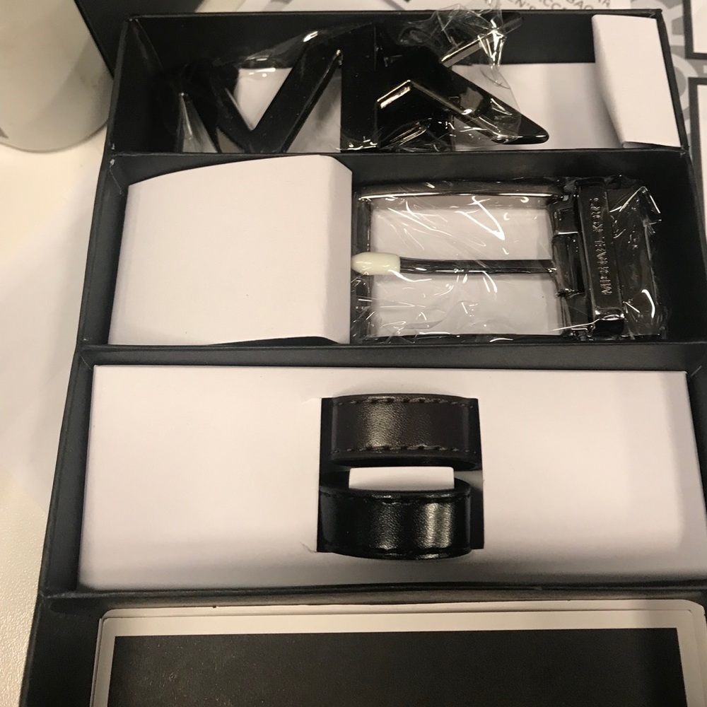 Michael Kors 4 in 1 belt - Picture 3 of 4